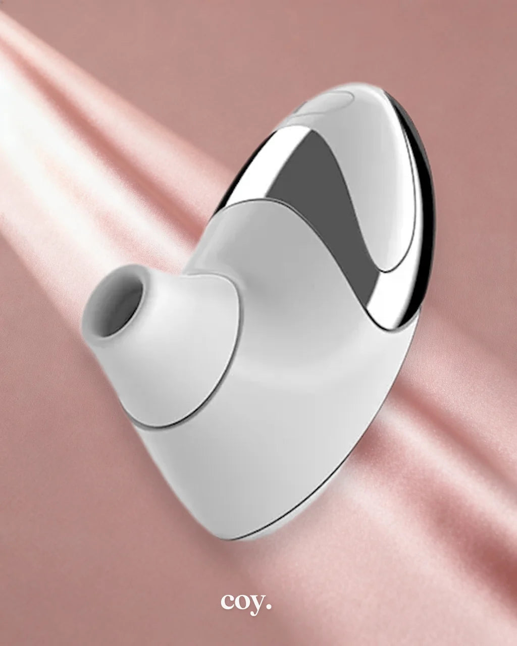 Womanizer Pro Clitoral Vibrator — White — Coy