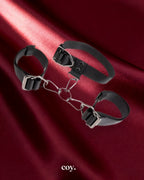 Sir Richards Command Cuff and Collar Set — Black — Coy