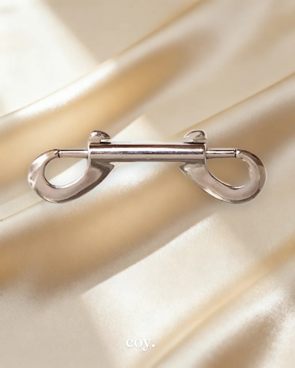 KinKi Double Snap Hook — Coy